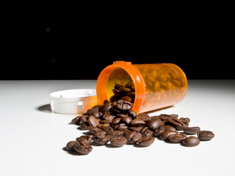 Kávé, zöld tea vagy koffein tabletta - amivel legtovább fenn tudsz maradni 